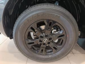Nissan Navara 2.5DDTi double cab Stealth 4x4 - Image 8
