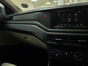 Volkswagen Polo sedan 1.6 auto - Image 20