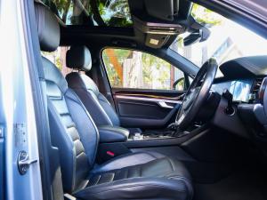 Volkswagen Touareg V6 TDI Executive R-Line - Image 10