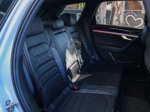 Volkswagen Touareg V6 TDI Executive R-Line - Image 11