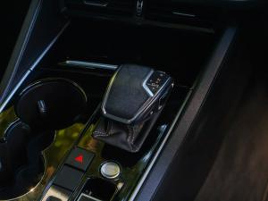 Volkswagen Touareg V6 TDI Executive R-Line - Image 15