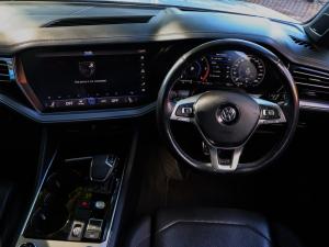 Volkswagen Touareg V6 TDI Executive R-Line - Image 17