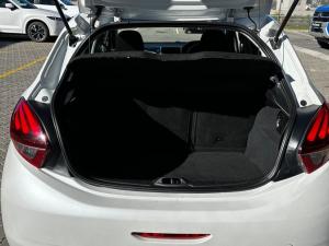Peugeot 208 1.2 Active - Image 11