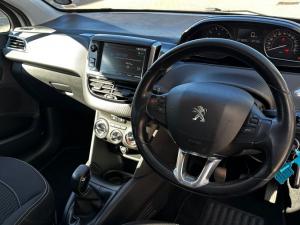 Peugeot 208 1.2 Active - Image 15