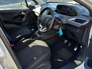 Peugeot 208 1.2 Active - Image 17
