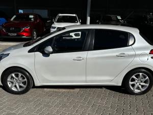 Peugeot 208 1.2 Active - Image 6