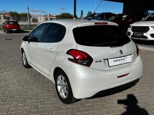 Peugeot 208 1.2 Active - Image 8