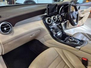 Mercedes-Benz GLC GLC250d 4Matic AMG Line - Image 26