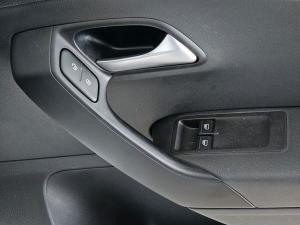 Volkswagen Polo Vivo hatch 1.6 Life - Image 12