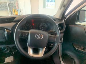 Toyota Hilux 2.4GD-6 double cab 4x4 SR - Image 12