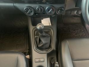 Toyota Hilux 2.4GD-6 double cab 4x4 SR - Image 13