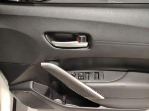 Toyota Corolla Cross 1.8 Hybrid XS - Image 8