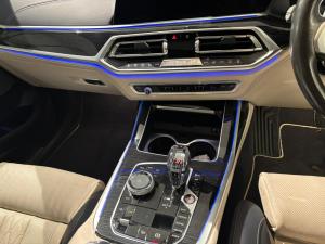 BMW X7 M50d - Image 11
