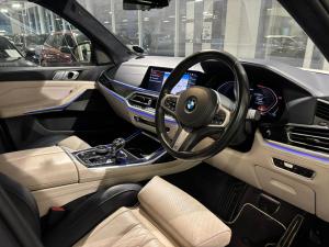 BMW X7 M50d - Image 13