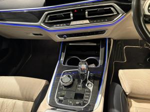 BMW X7 M50d - Image 17