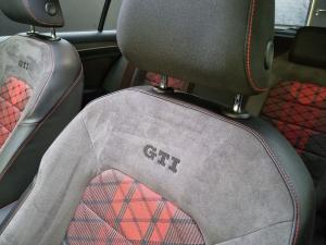 Volkswagen Golf GTI TCR - Image 9