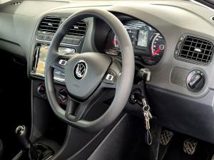 Volkswagen Polo Vivo hatch 1.4 Life - Image 20