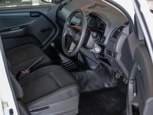 Isuzu D-Max Gen 6 250C single cab - Image 23