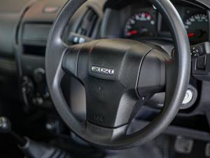 Isuzu D-Max Gen 6 250C single cab - Image 6