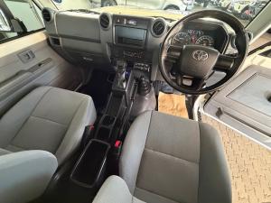 Toyota Land Cruiser 79 2.8GD-6 single cab auto - Image 6