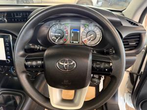 Toyota Hilux 2.4GD-6 single cab Raider manual - Image 8