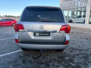 Toyota Land Cruiser 200 4.5D-4D V8 VX - Image 5