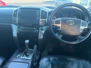Toyota Land Cruiser 200 4.5D-4D V8 VX - Image 6