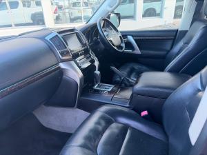Toyota Land Cruiser 200 4.5D-4D V8 VX - Image 7