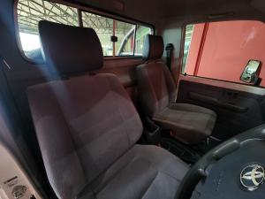 Toyota Land Cruiser 79 4.5D-4D LX V8 single cab - Image 10
