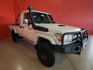 Toyota Land Cruiser 79 4.5D-4D LX V8 single cab - Image 1
