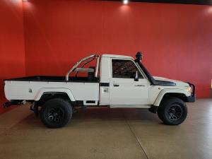 Toyota Land Cruiser 79 4.5D-4D LX V8 single cab - Image 3