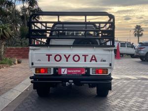 Toyota Land Cruiser 79 4.0 V6 single cab - Image 5