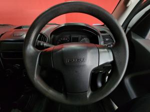 Isuzu D-Max Gen 6 250C single cab Fleetside - Image 8