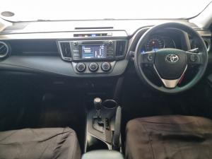 Toyota RAV4 2.0 GX auto - Image 6