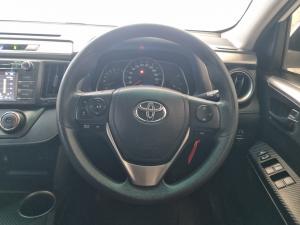 Toyota RAV4 2.0 GX auto - Image 8