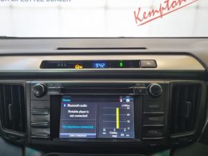 Toyota RAV4 2.0 GX auto - Image 13