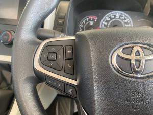 Toyota Quantum 2.8 SLWB panel van - Image 9