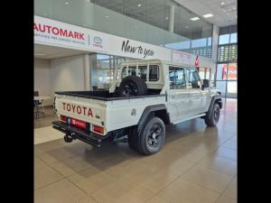 Toyota Land Cruiser 79 2.8 GD-6D/C - Image 2