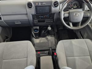 Toyota Land Cruiser 79 2.8 GD-6D/C - Image 6