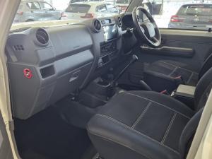 Toyota Land Cruiser 79 2.8 GD-6D/C - Image 7