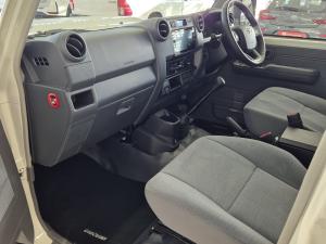 Toyota Land Cruiser 79 2.8 GD-6D/C - Image 7