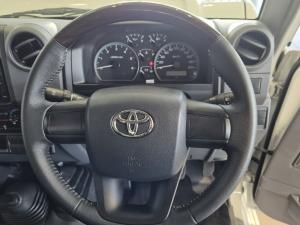 Toyota Land Cruiser 79 2.8 GD-6D/C - Image 8