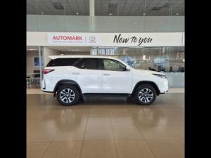 Toyota Fortuner 2.4GD-6 4X4 automatic - Image 3