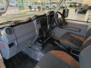 Toyota Land Cruiser 79 2.8 GD-6S/C - Image 7