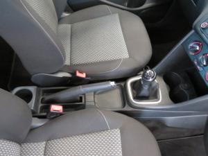 Volkswagen Polo Vivo 1.6 Highline - Image 18