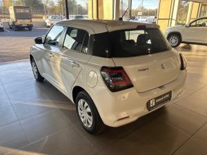 Suzuki Swift 1.2 GL - Image 13