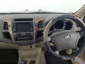 Toyota Fortuner 4.0 V6 automatic - Image 6