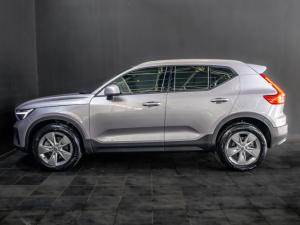 Volvo XC40 B3 Essential - Image 2