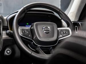 Volvo XC40 B3 Essential - Image 9