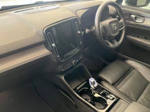 Volvo XC40 B4 Plus Dark - Image 10